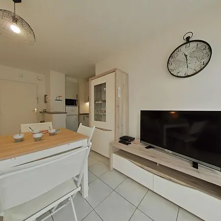 Appartement 2 Pieces, 4 Couchages, Saint-Gilles-Croix-De-Vie, Avec Wifi Et Parking - Fr-1-224-783 *